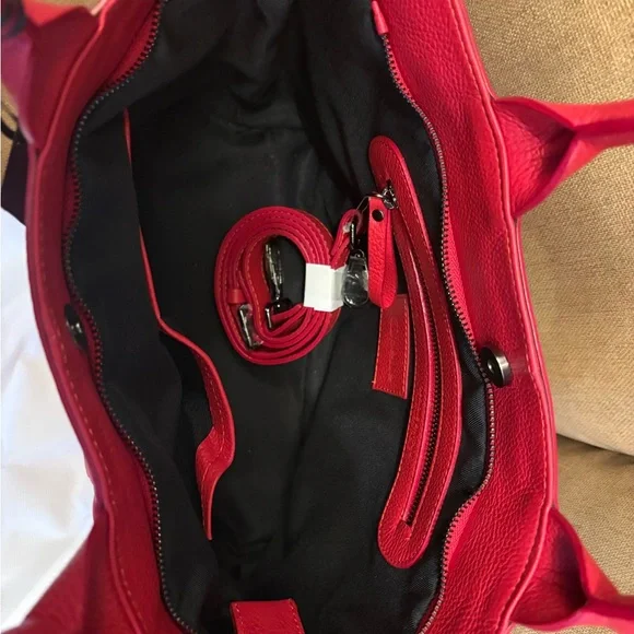 NWT IO Pelle Red Leather Skull Tote - Picture 3 of 4